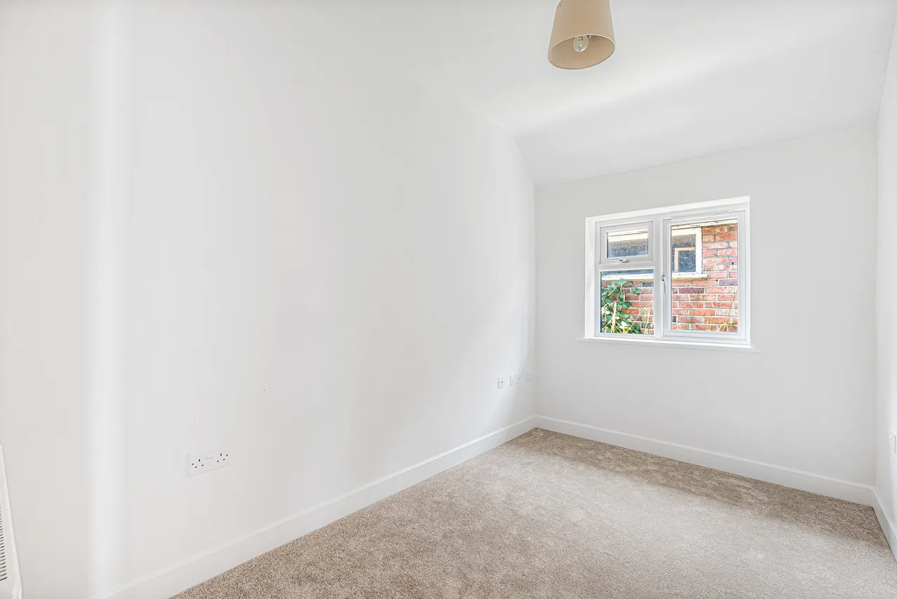 Combe Road, Farncombe, GU7, photo 16