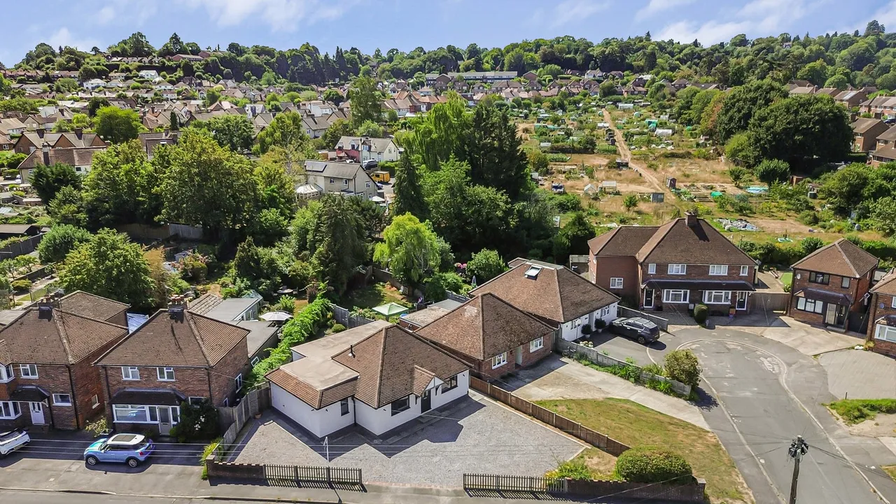 Combe Road, Farncombe, GU7, photo 22