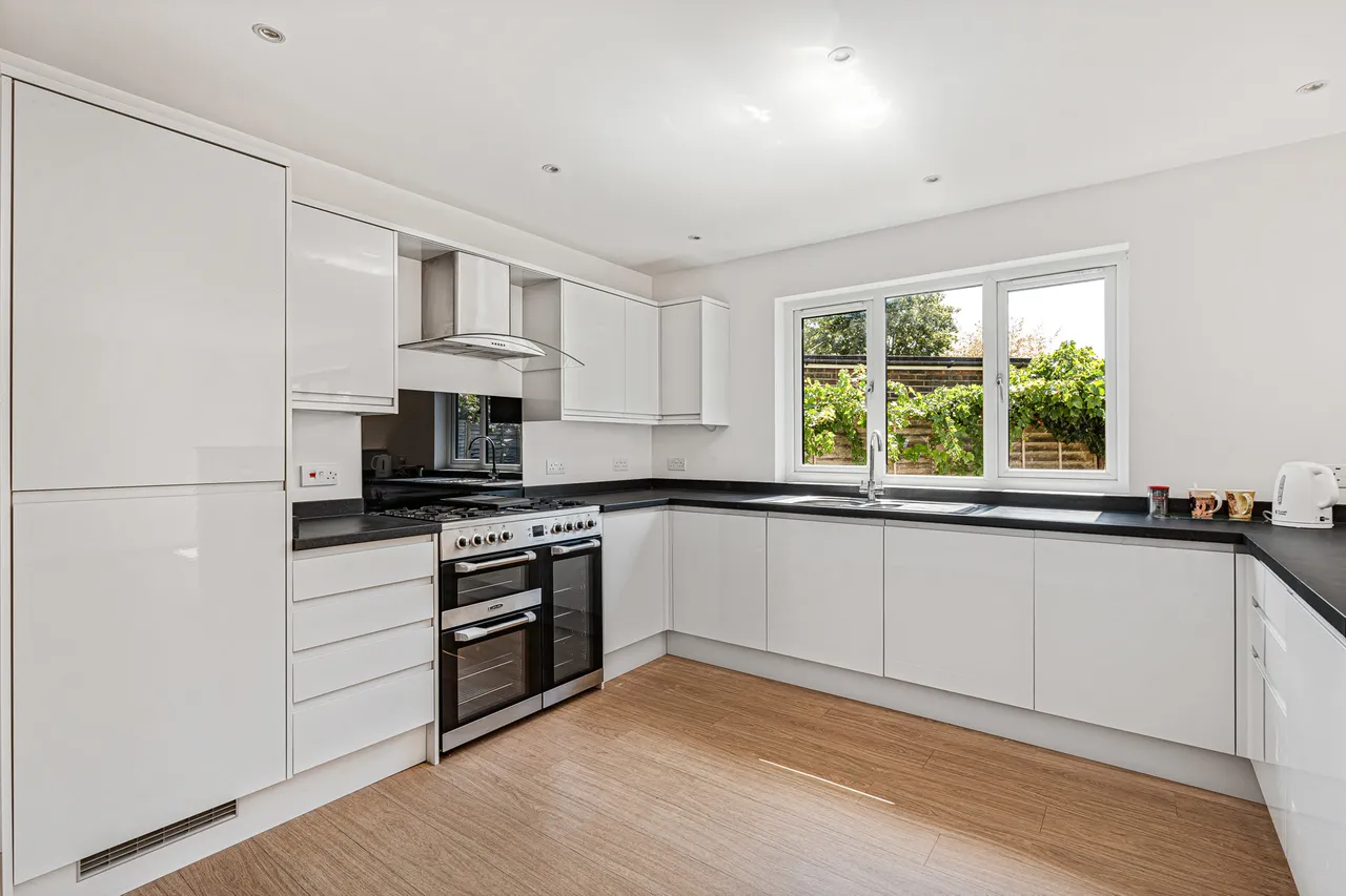 Combe Road, Farncombe, GU7, photo 6