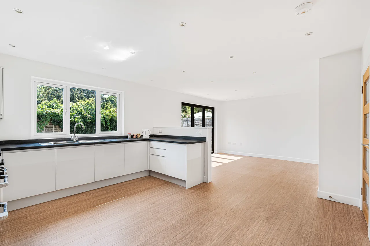 Combe Road, Farncombe, GU7, photo 8