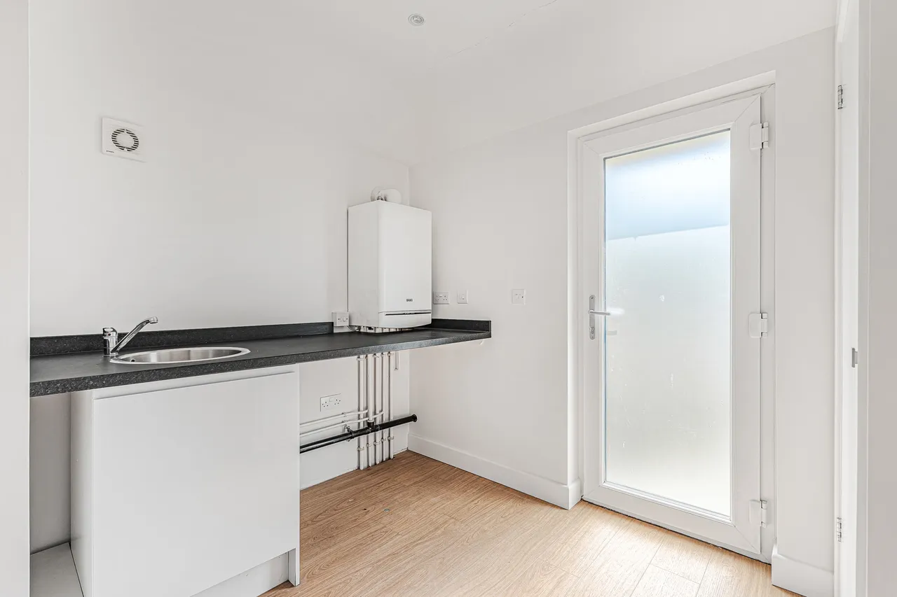 Combe Road, Farncombe, GU7, photo 9