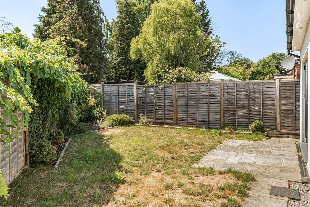 Combe Road, Farncombe, GU7, photo 17