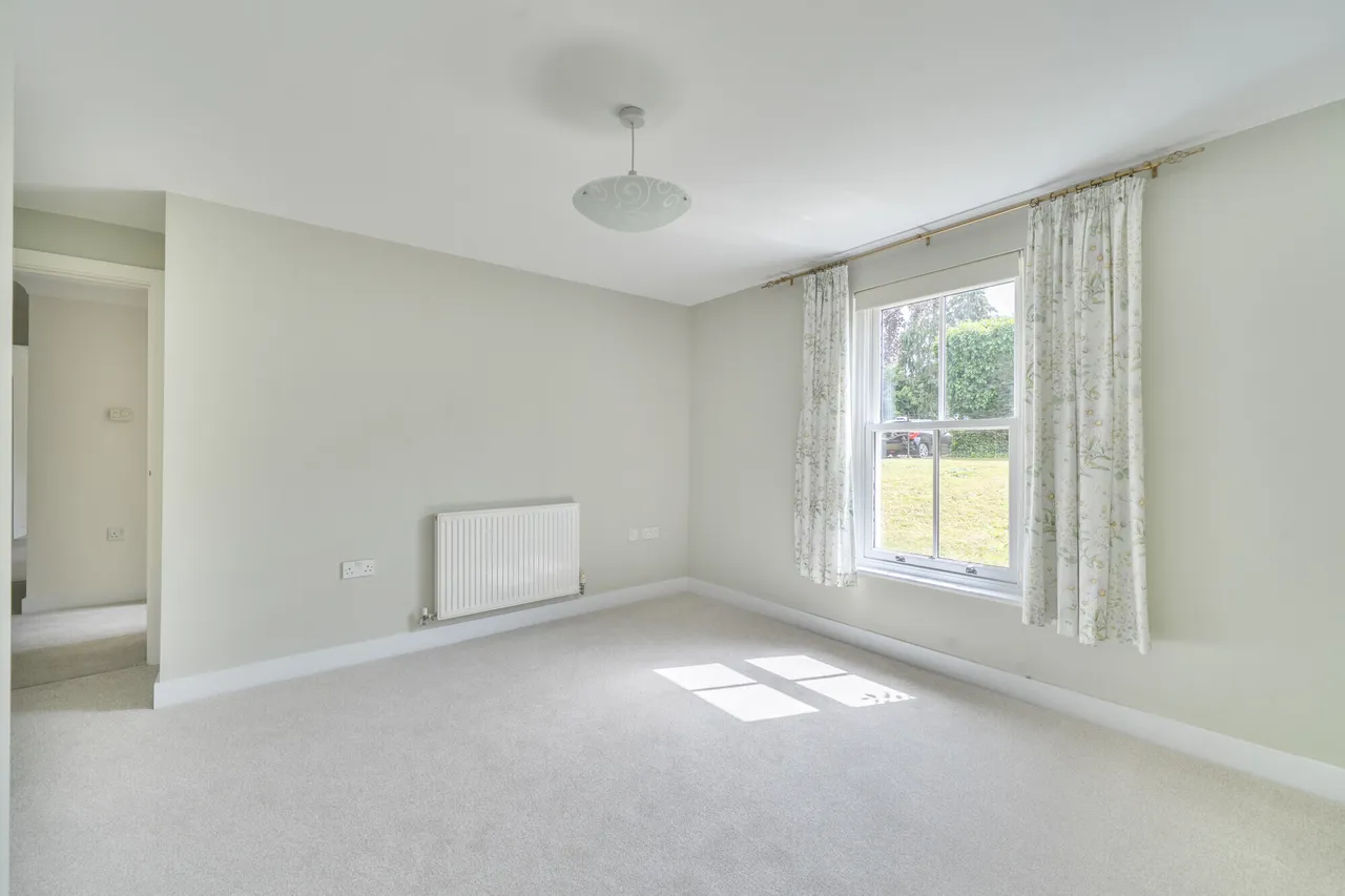 Chesterton House, Cirencester, GL7, photo 6