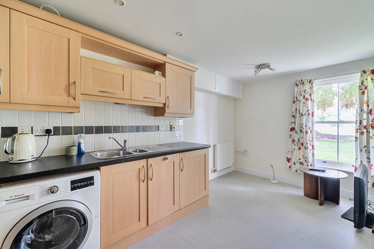 Chesterton House, Cirencester, GL7, photo 5
