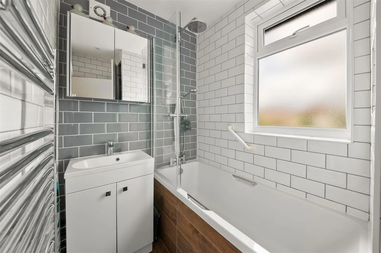 Diamond Road, Ruislip, photo 10