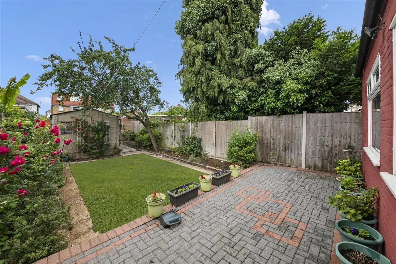Diamond Road, Ruislip, photo 5