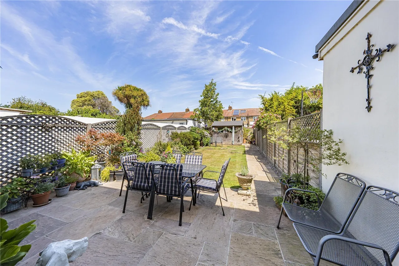 Dell Road, West Drayton, UB7, photo 18
