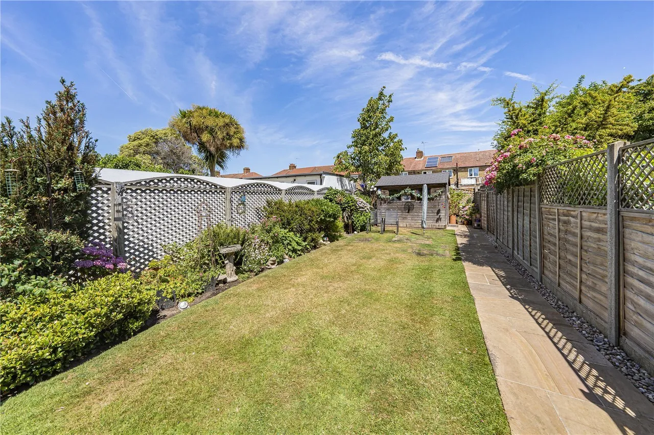 Dell Road, West Drayton, UB7, photo 5