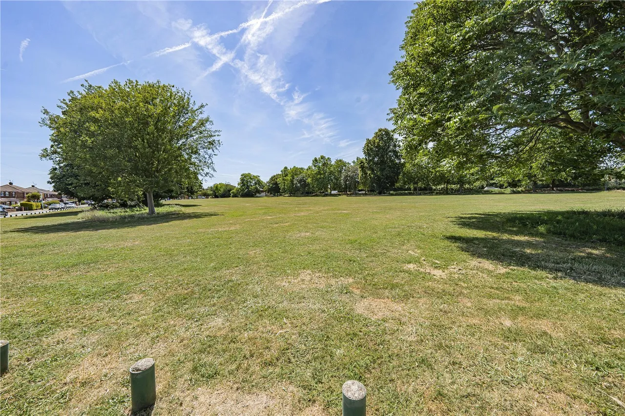 Dell Road, West Drayton, UB7, photo 17