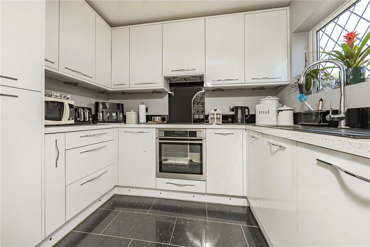 Dell Road, West Drayton, UB7, photo 4