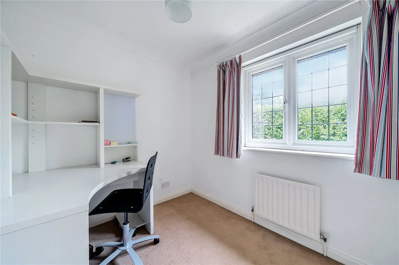 Claremont Avenue, Camberley, Surrey, GU15 2DR, photo 16