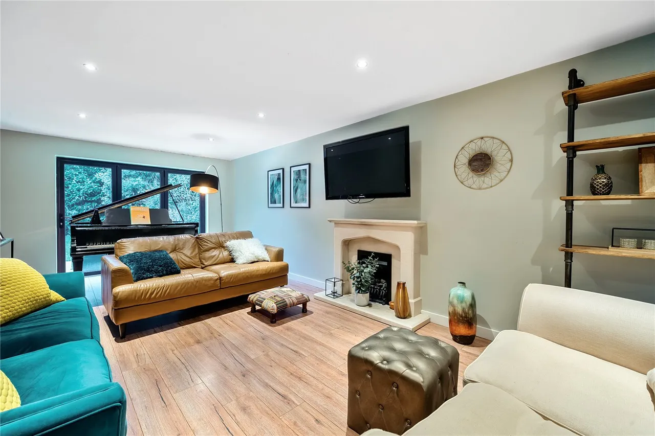 Claremont Avenue, Camberley, Surrey, GU15 2DR, photo 3