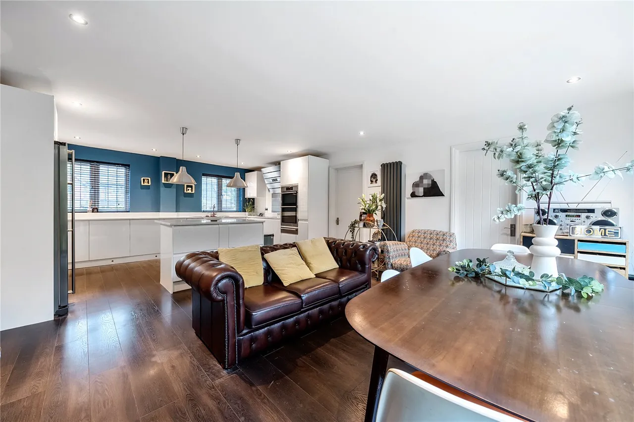 Claremont Avenue, Camberley, Surrey, GU15 2DR, photo 13