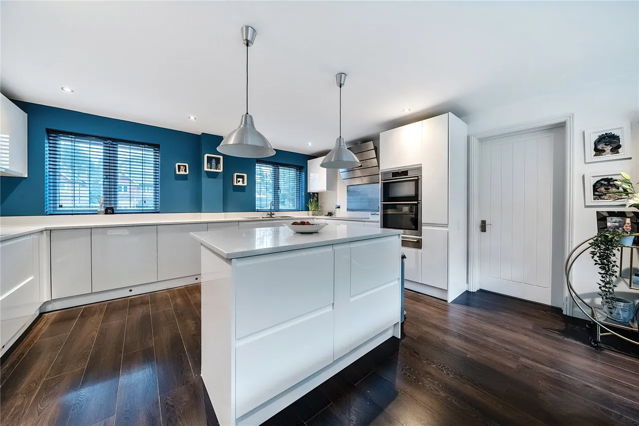 Claremont Avenue, Camberley, Surrey, GU15 2DR, photo 4