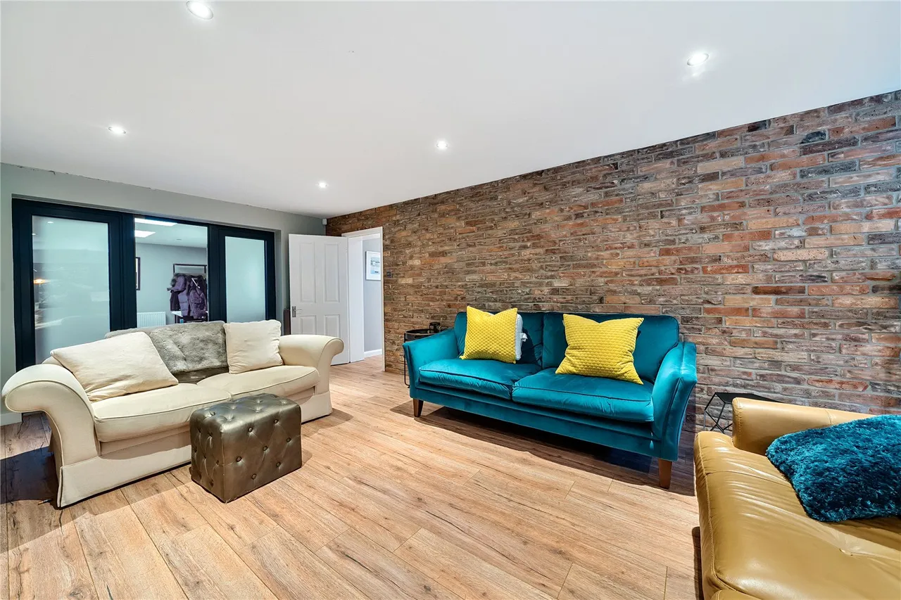 Claremont Avenue, Camberley, Surrey, GU15 2DR, photo 12