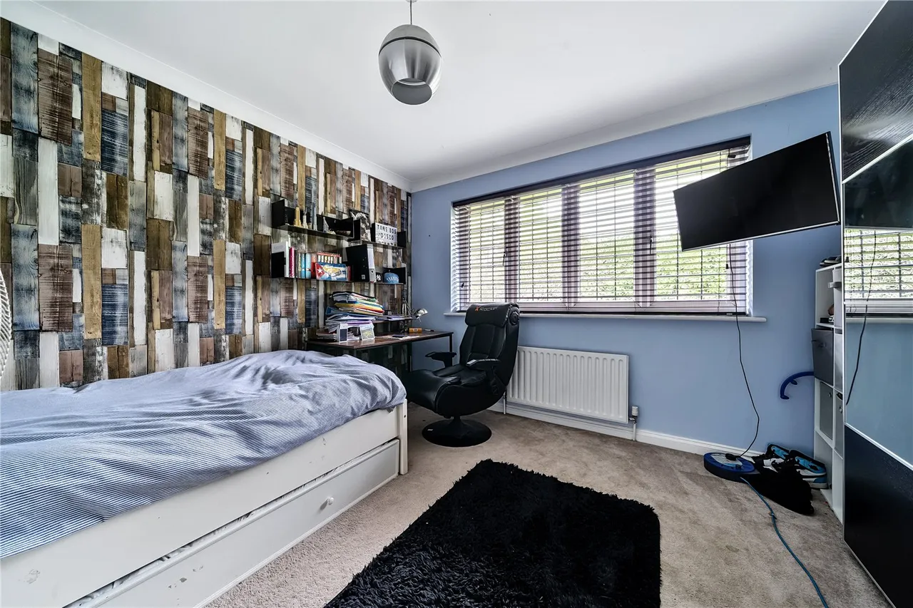 Claremont Avenue, Camberley, Surrey, GU15 2DR, photo 14