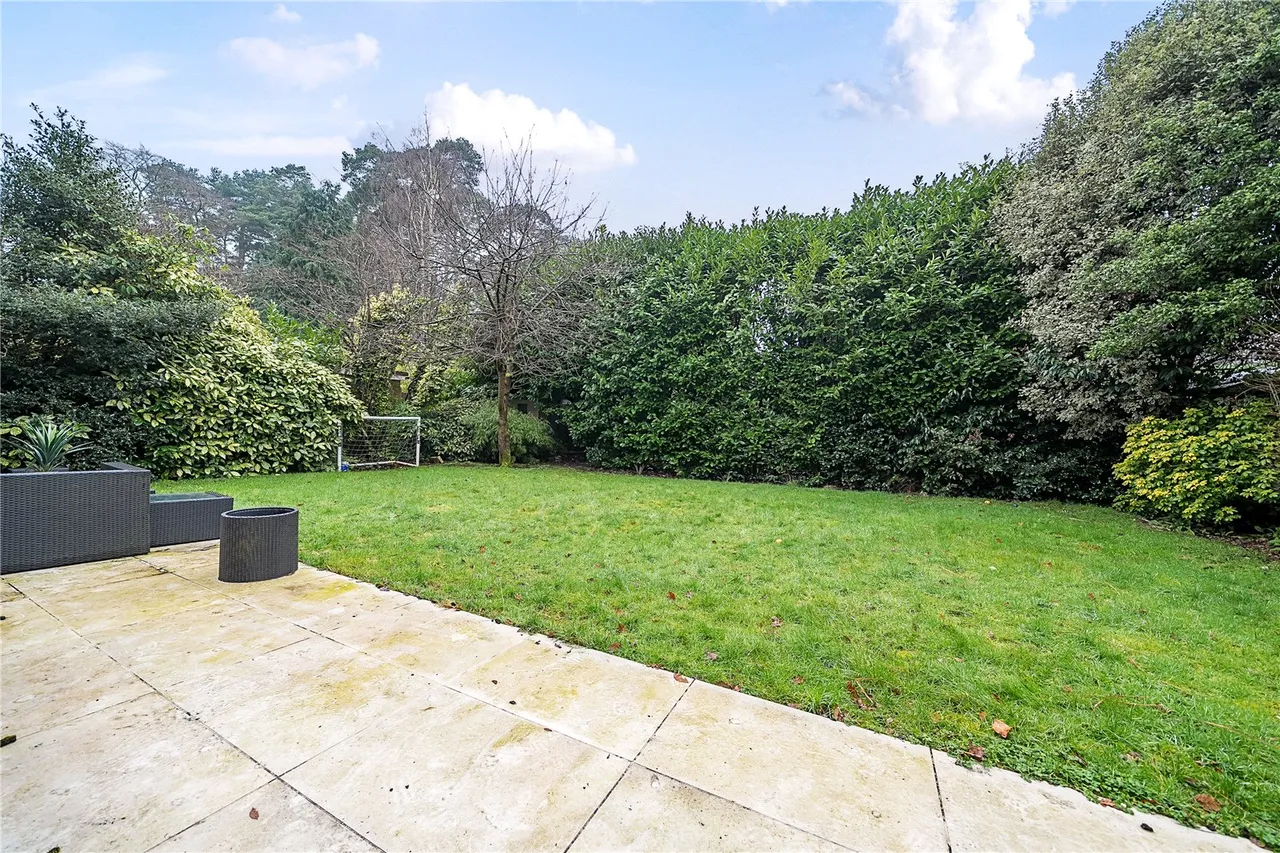 Claremont Avenue, Camberley, Surrey, GU15 2DR, photo 9