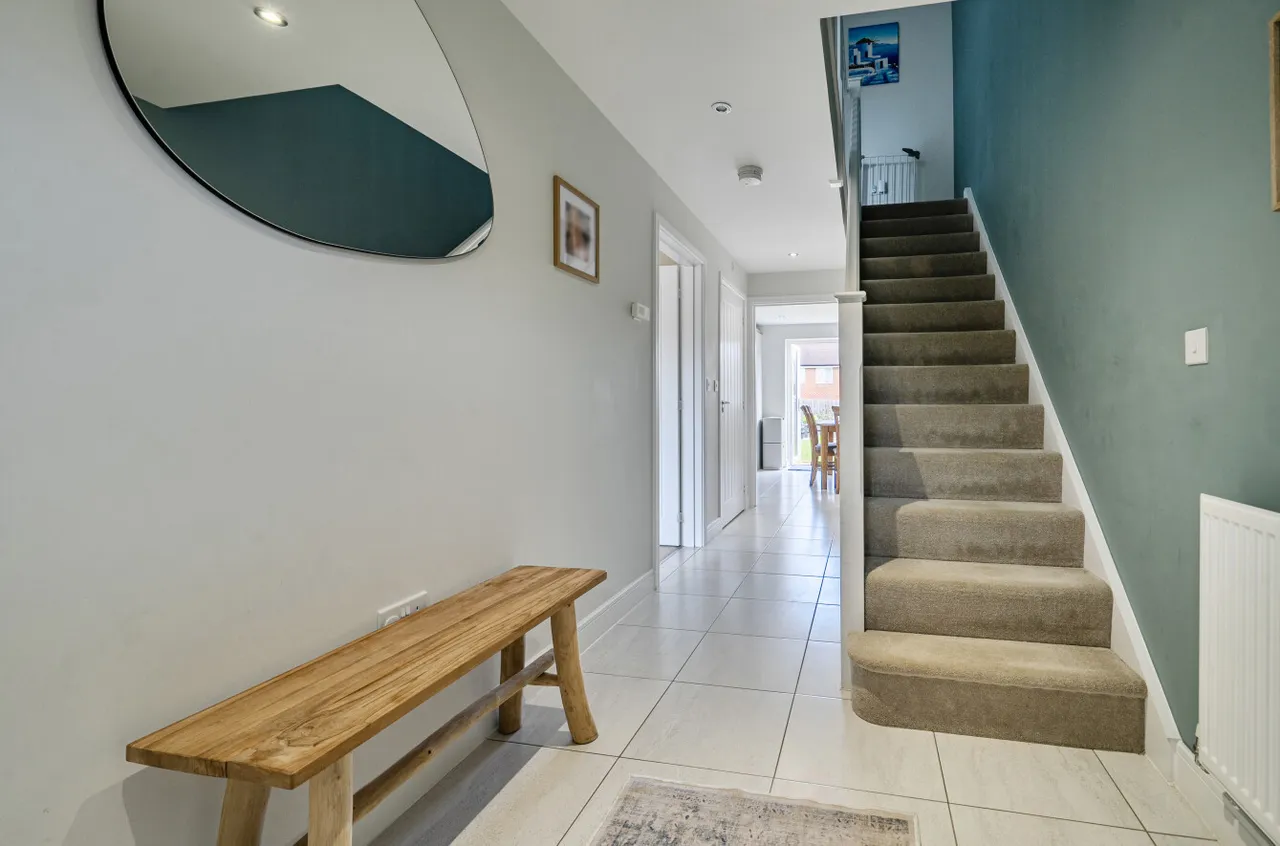 Lucas Drive, West End, Woking, Surrey, GU24 9GG, photo 11
