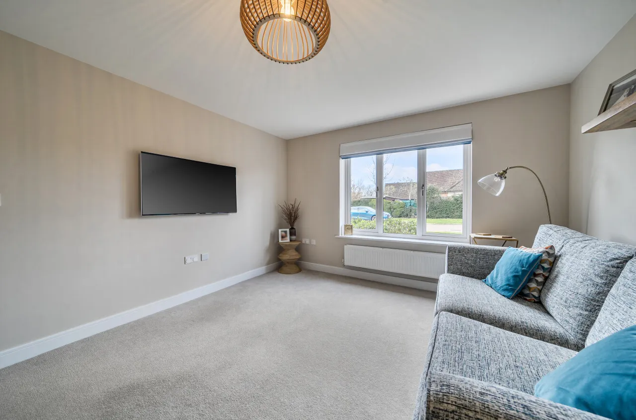 Lucas Drive, West End, Woking, Surrey, GU24 9GG, photo 10