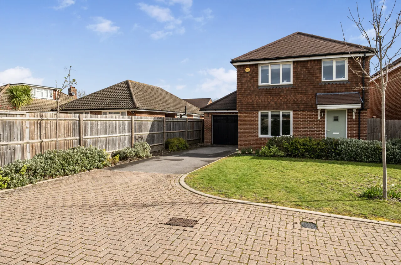 Lucas Drive, West End, Woking, Surrey, GU24 9GG, photo 23