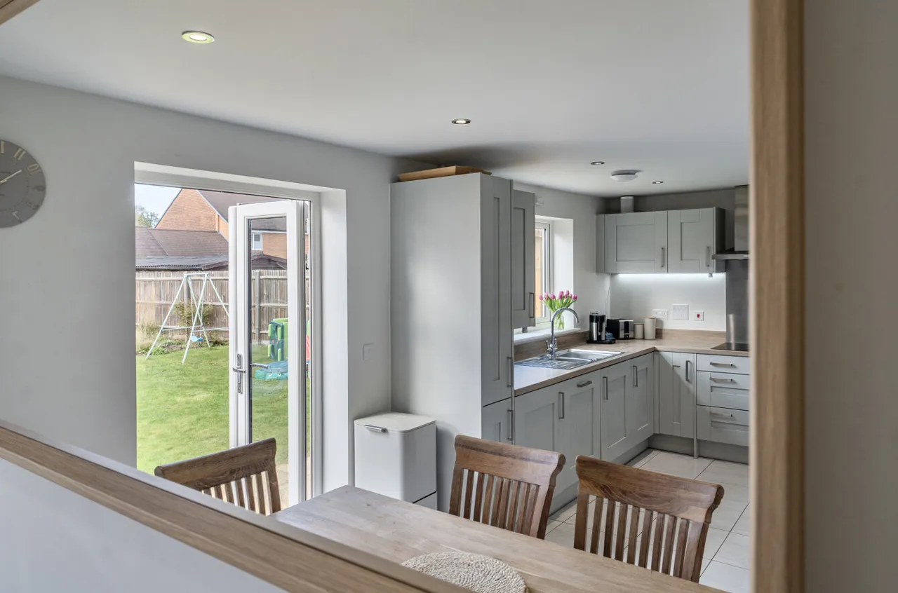 Lucas Drive, West End, Woking, Surrey, GU24 9GG, photo 7