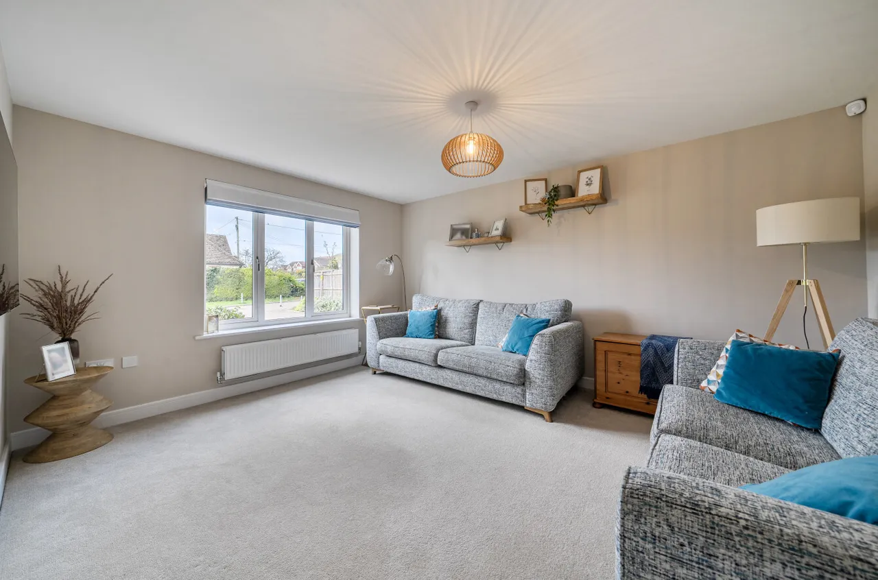 Lucas Drive, West End, Woking, Surrey, GU24 9GG, photo 8