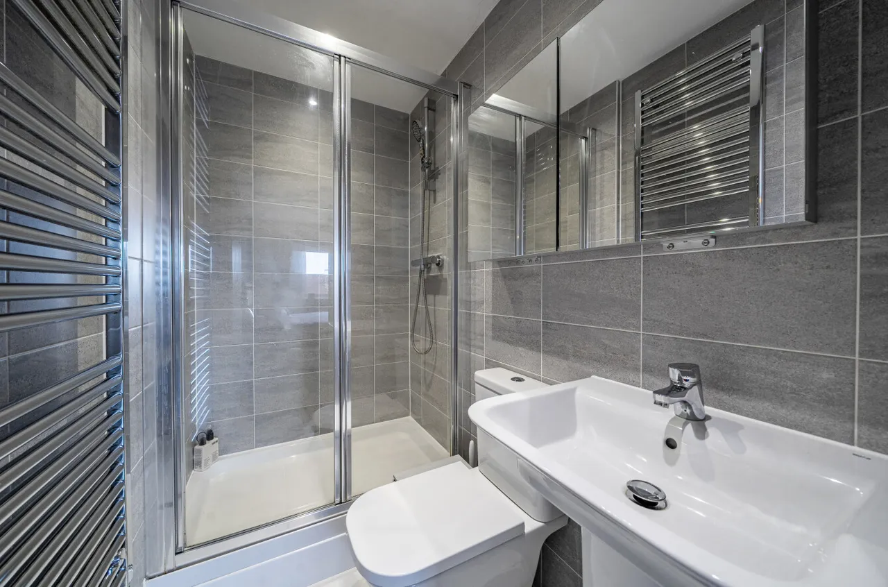 Lucas Drive, West End, Woking, Surrey, GU24 9GG, photo 14