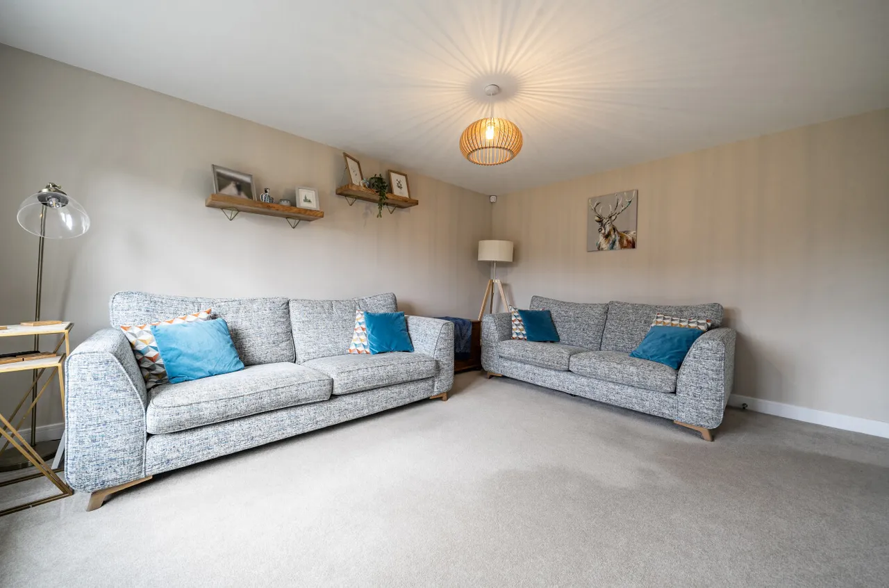 Lucas Drive, West End, Woking, Surrey, GU24 9GG, photo 9