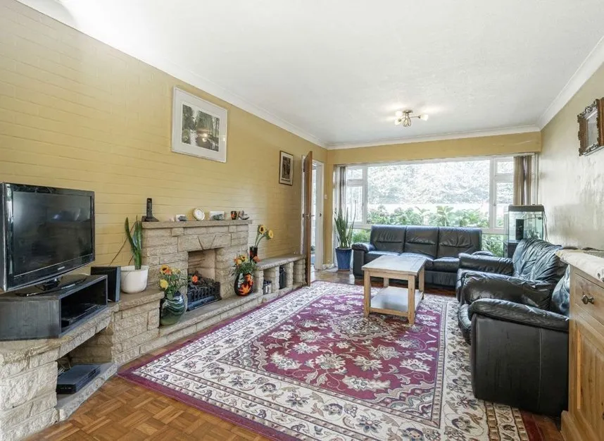 The Ridings, Sunbury-on-thames, TW16, photo 2