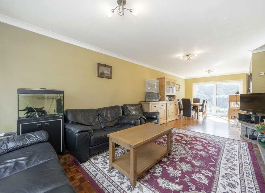The Ridings, Sunbury-on-thames, TW16, photo 5