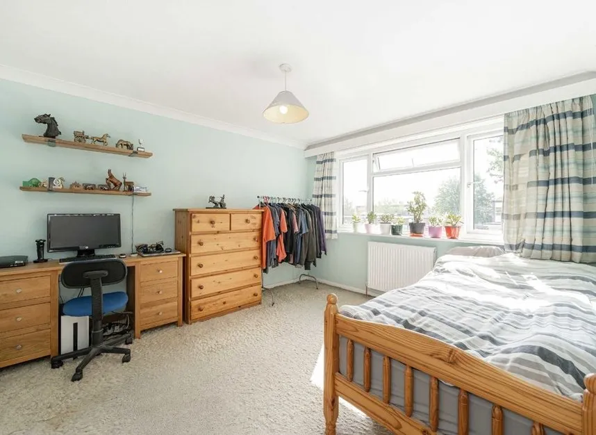 The Ridings, Sunbury-on-thames, TW16, photo 6