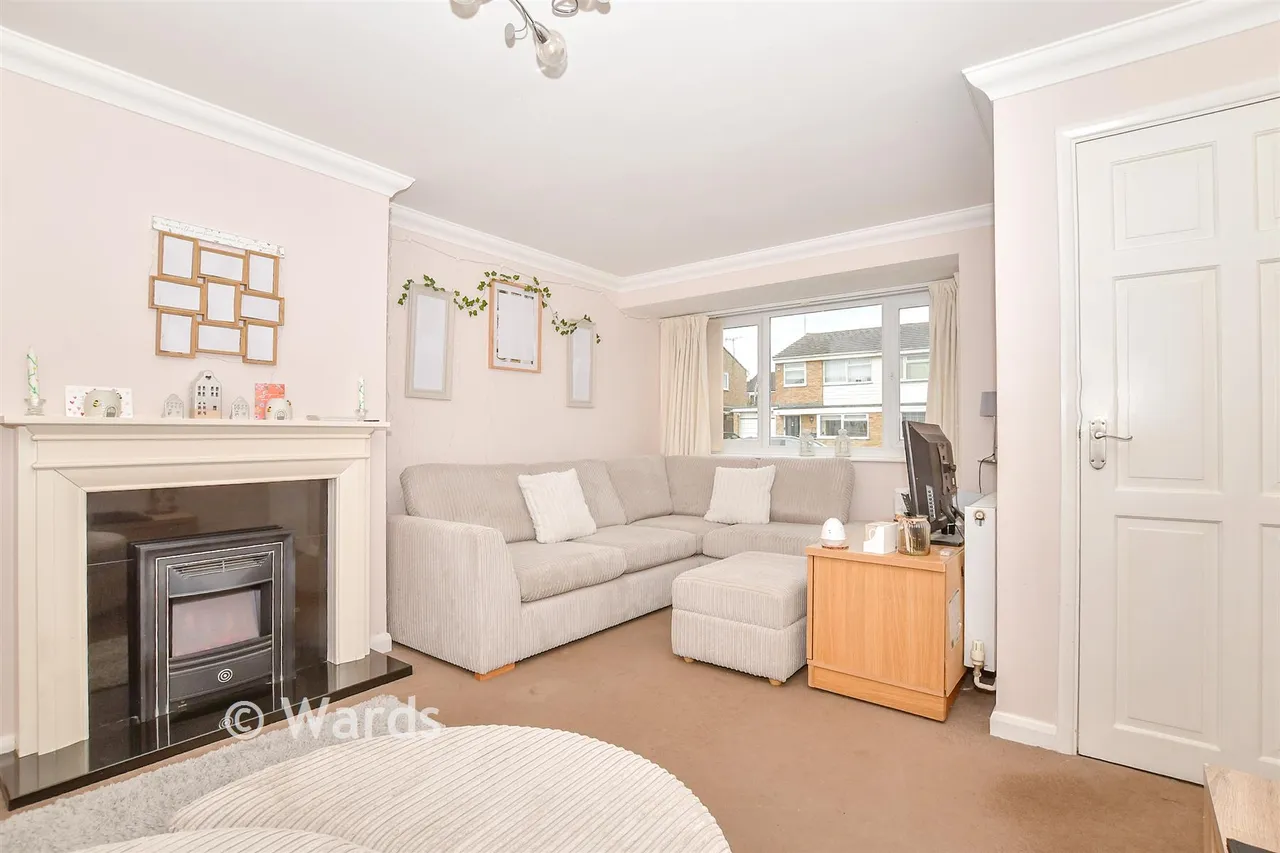Cobbs Close, Paddock Wood, TN12, photo 5