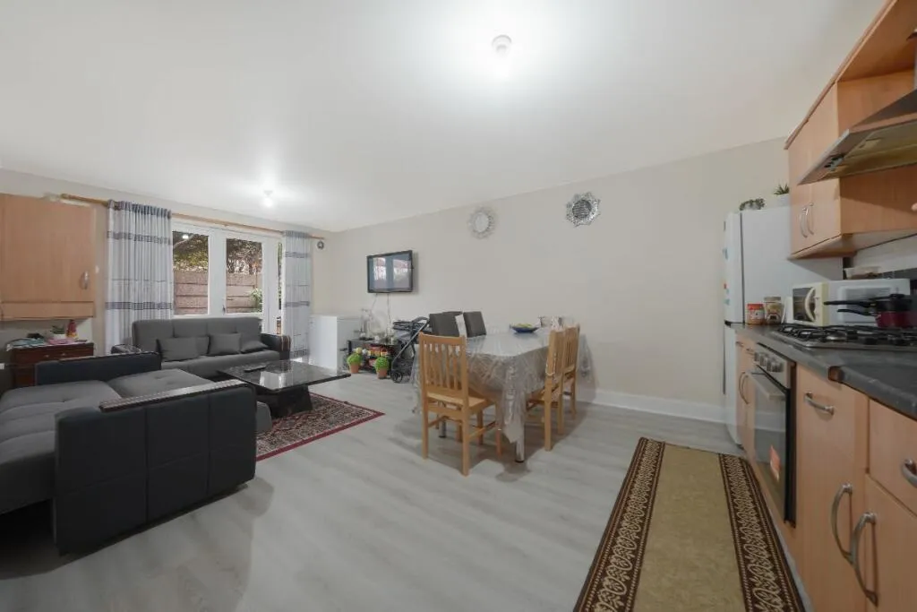 Wellington Road, London, E7, photo 4