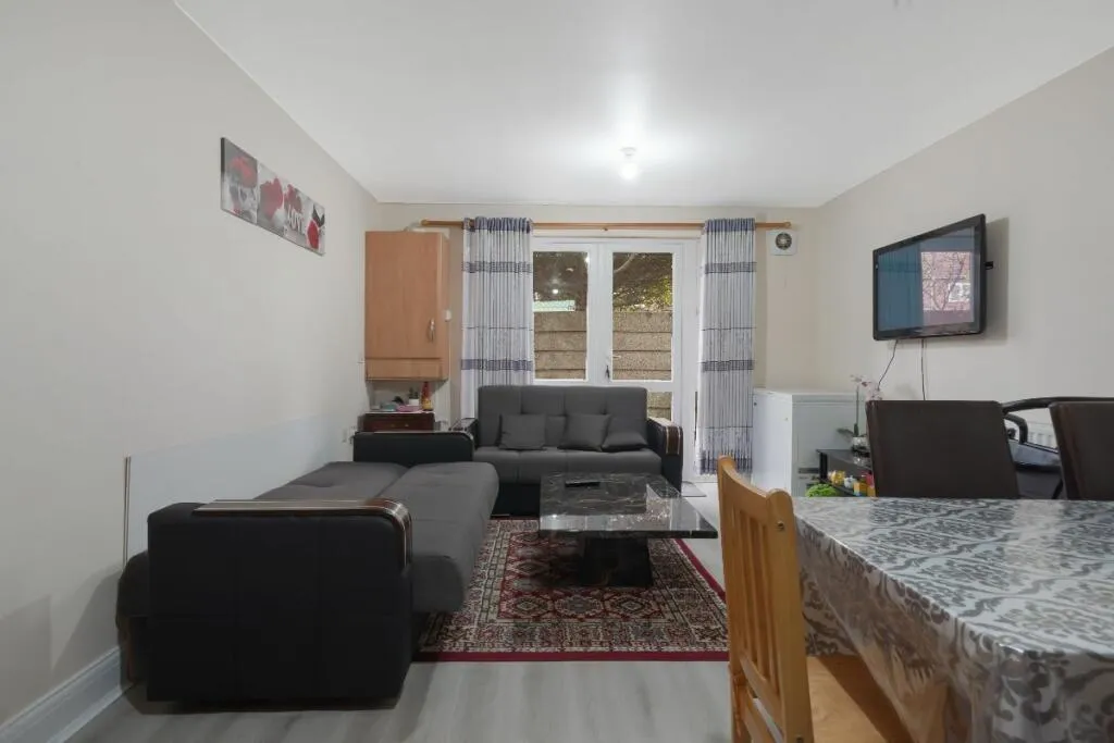 Wellington Road, London, E7, photo 3