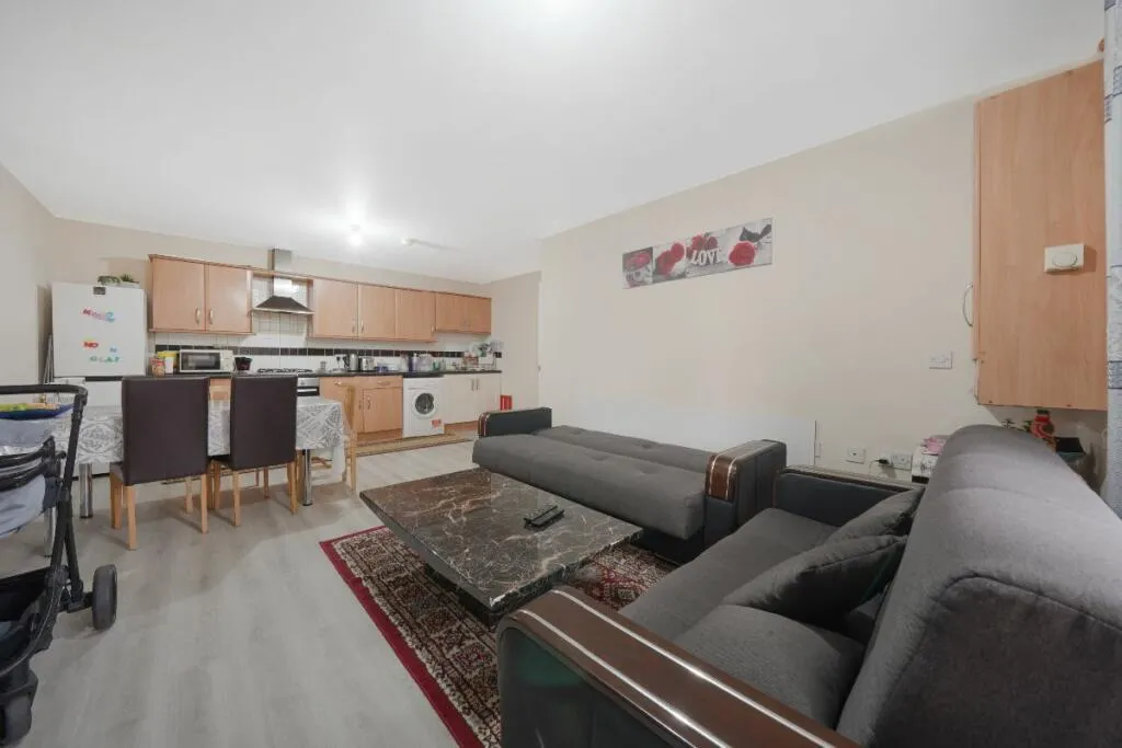 Wellington Road, London, E7, photo 6