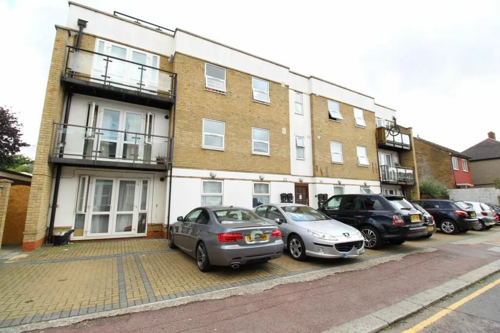 Wellington Road, London, E7, photo 13