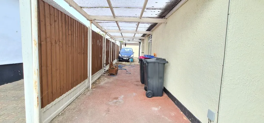 Thorndon Park Drive, Leigh-On-Sea, Essex, SS9 4RF, photo 17