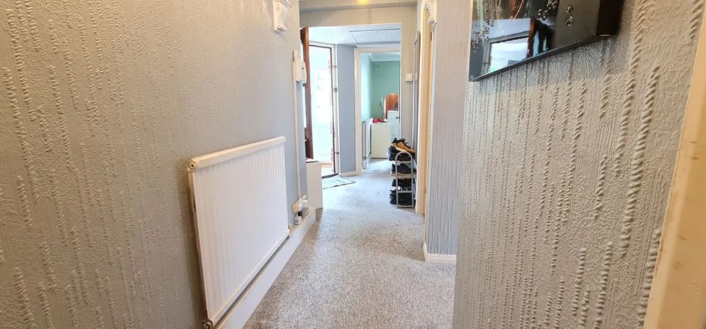 Thorndon Park Drive, Leigh-On-Sea, Essex, SS9 4RF, photo 13