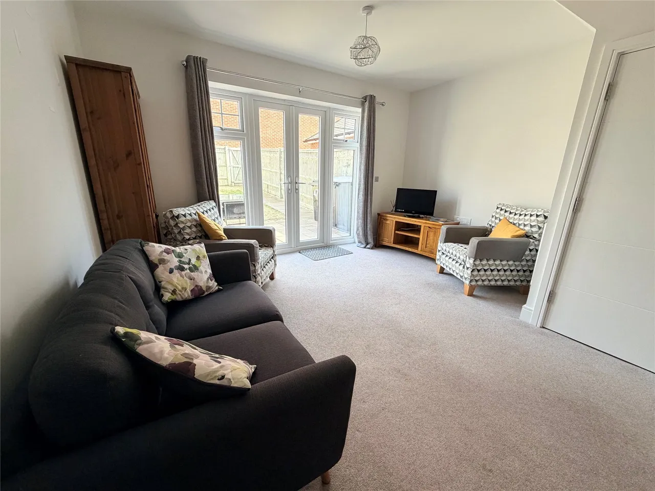 Emerald Avenue, Fleet, Hampshire, GU51 5DG, photo 8
