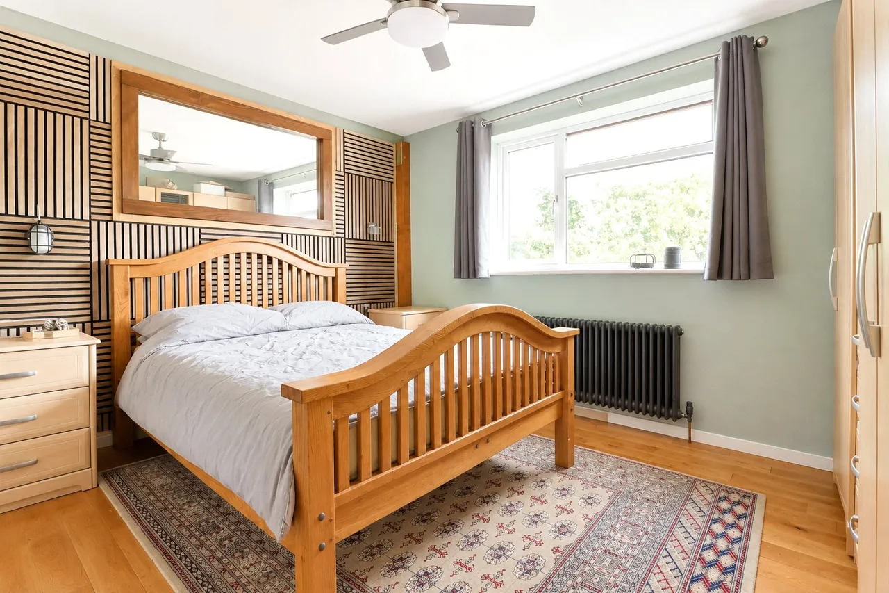 Madeley Road, Church Crookham, Fleet, Hampshire, GU52 6AR, photo 5