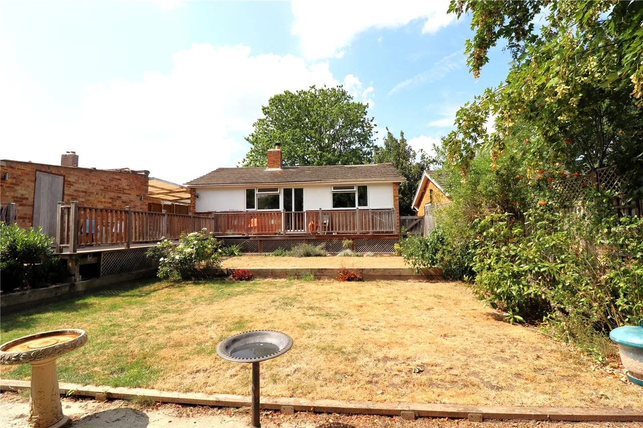 Madeley Road, Church Crookham, Fleet, Hampshire, GU52 6AR, photo 10