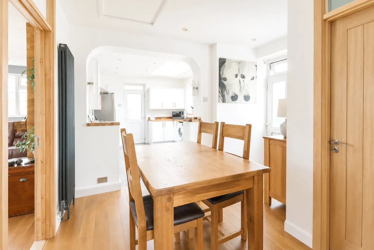 Madeley Road, Church Crookham, Fleet, Hampshire, GU52 6AR, photo 4