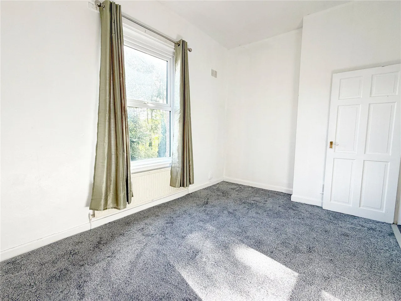 Grosvenor Street, Heywood, OL10, photo 6