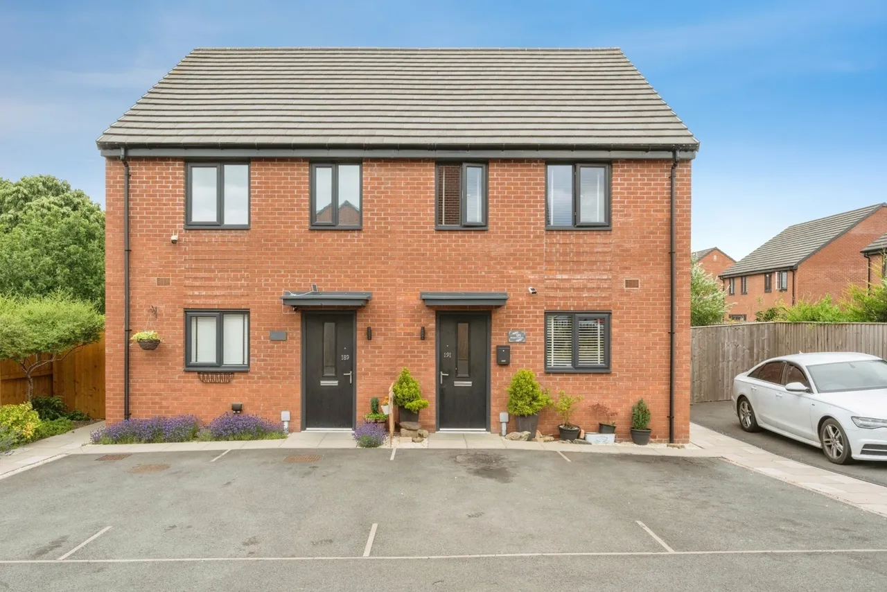 3 bed house for sale — Blossom Crescent, Balby, Doncaster, South Yorkshire, DN4