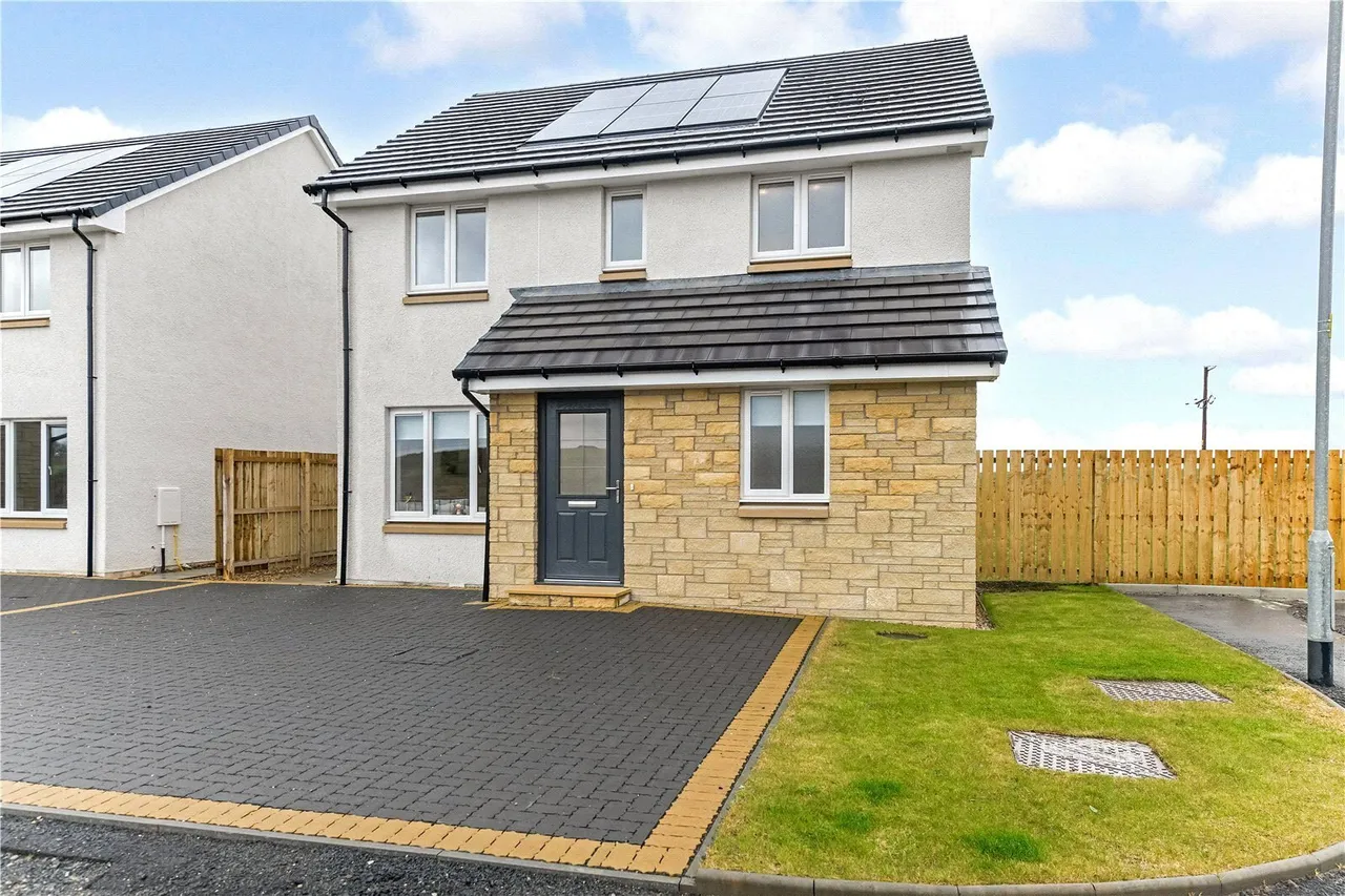 3 bed house for sale — Riverside Gardens, Cronberry, Cumnock, East Ayrshire, KA18