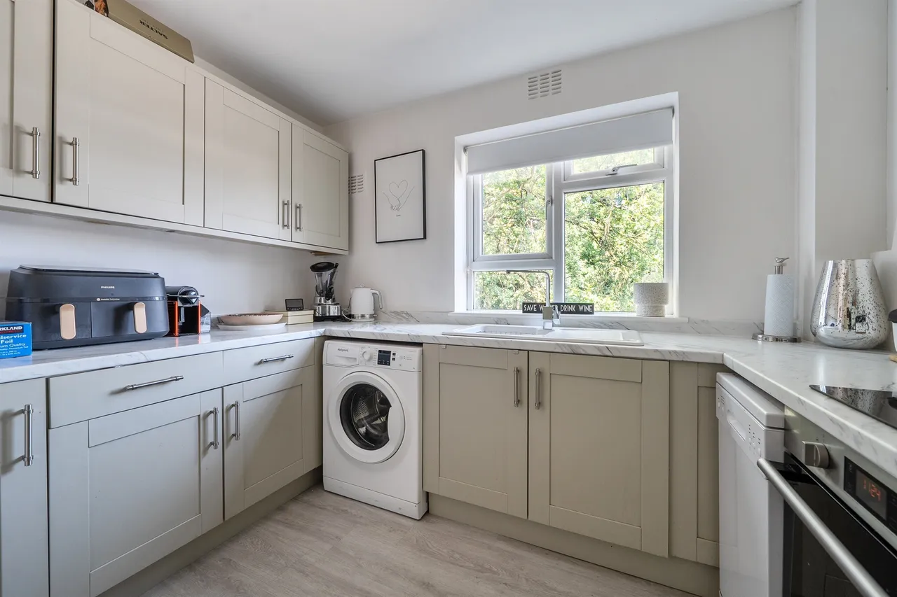 Courtlands, Maidenhead, SL6, photo 2