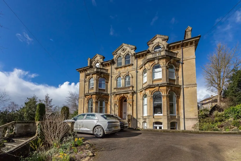 2 bed flat to rent, Weston Park West, Bath, BA1