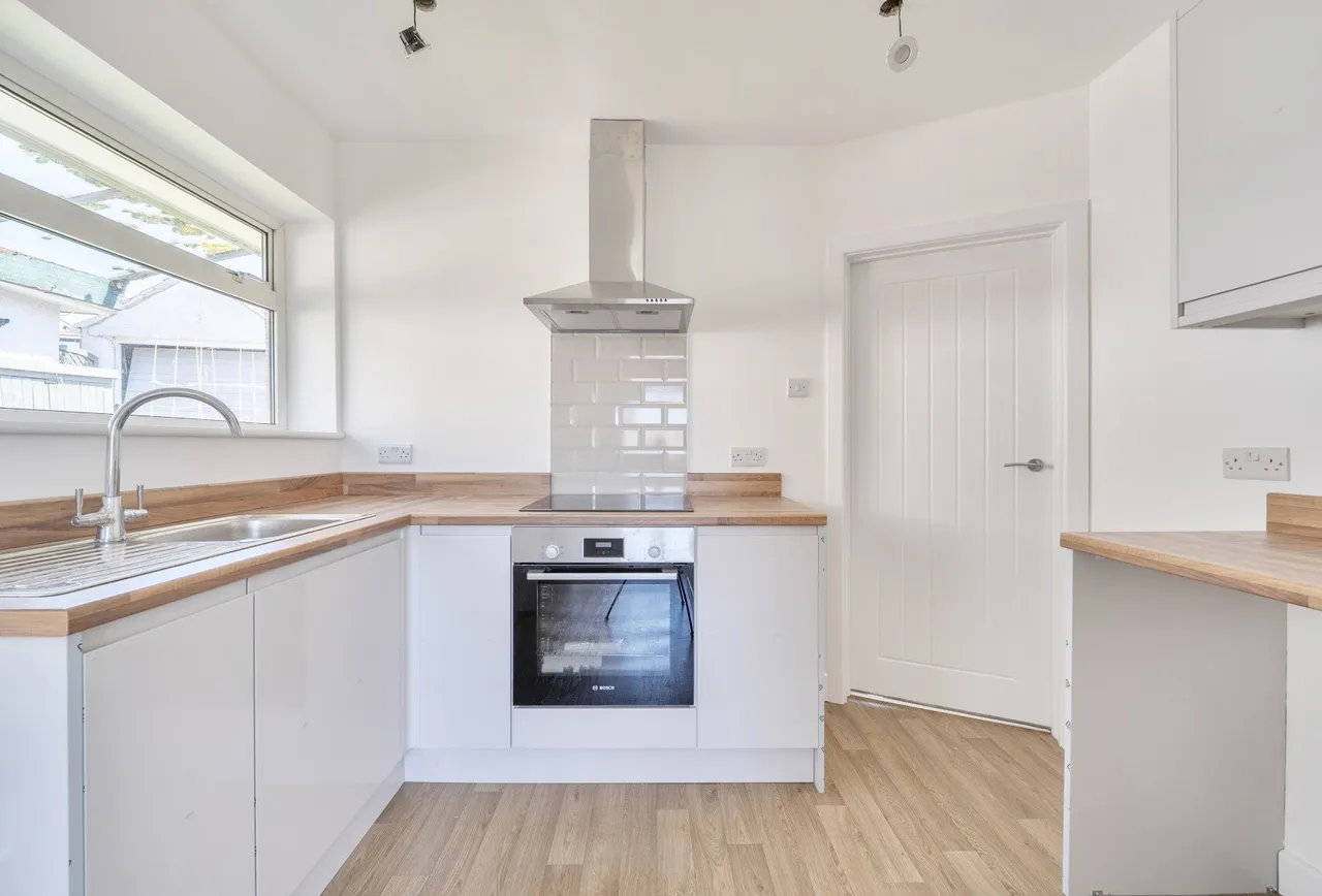 St. Anthonys Drive, Gloucestershire, Wick, BS30 5PW, photo 3