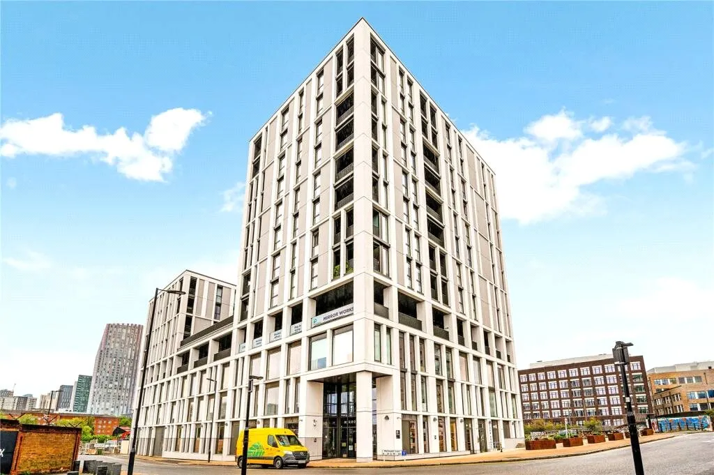 Barley Lane, London, E15, photo 12