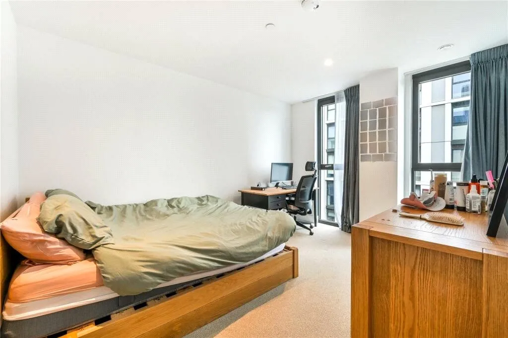 Barley Lane, London, E15, photo 6